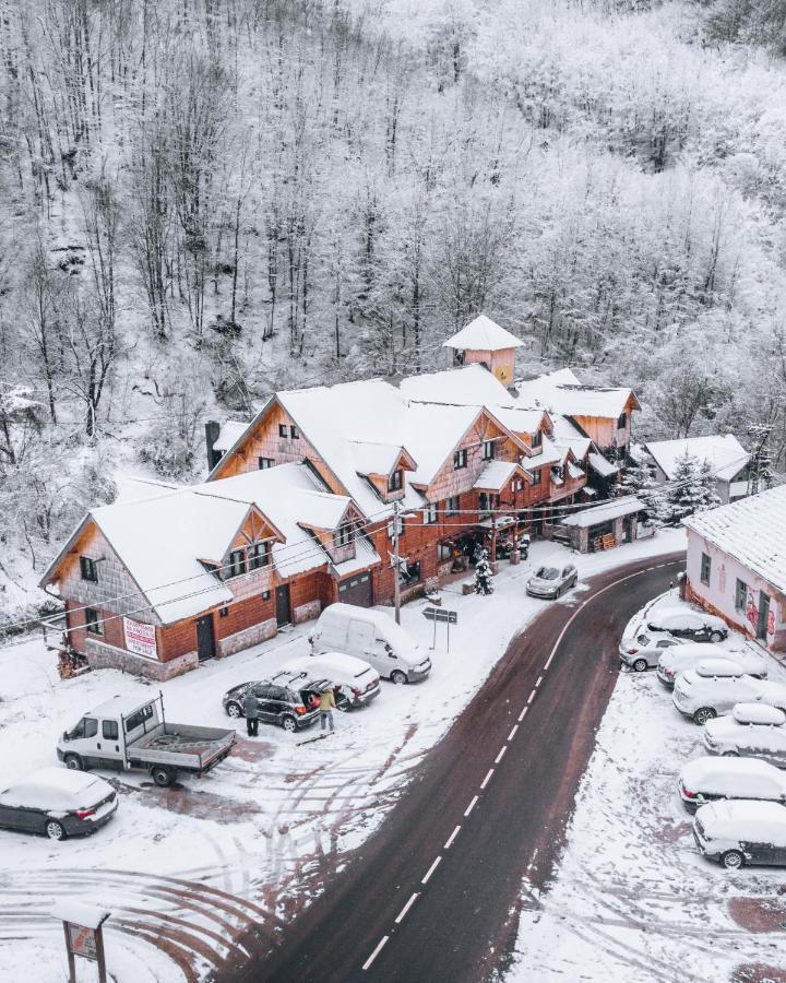 Apartman Pustolov - Stara Planina Crni Vrh ภายนอก รูปภาพ